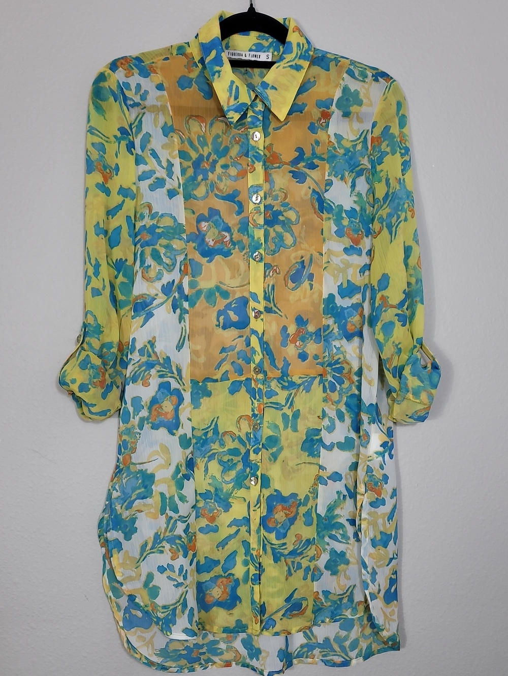 Figueroa & Flower Sheer Floral Button Up Shirt Size Small